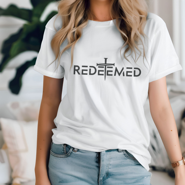 Polera Cristiana Redeemed redimida